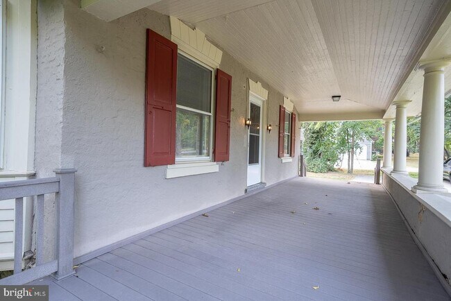 Building Photo - 211 Pennswood Rd