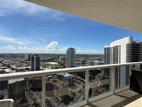 Building Photo - 1850 S Ocean Dr