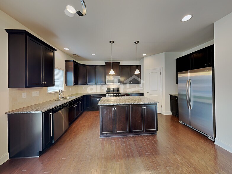 Building Photo - 1003 Forestway Ct