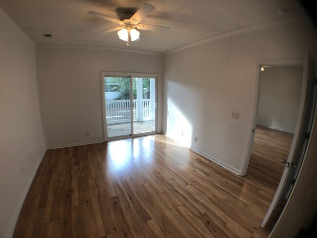 Building Photo - Spacious 3BR/2BA Condo Near North Myrtle B...