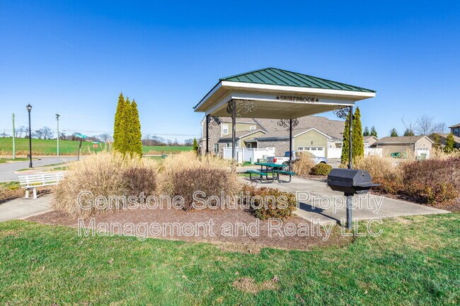 Building Photo - 304 Oldbury Ln