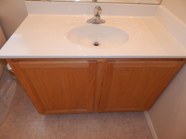 Building Photo - 3 Bedroom 2 Baths 1844 Sqft in Bluffs