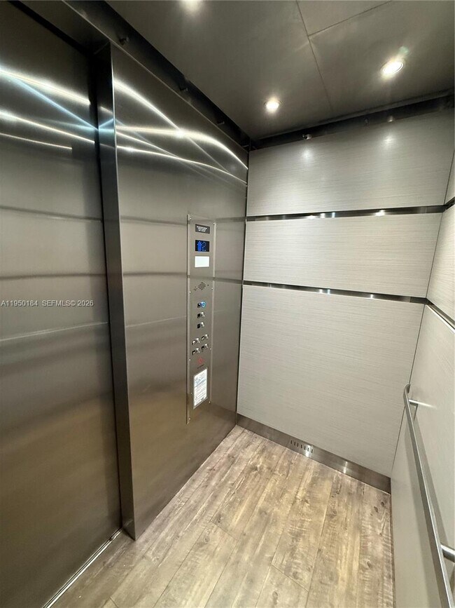 Building Photo - 8135 Sunrise Lakes Blvd