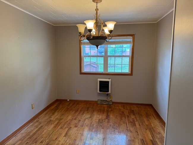 Building Photo - 407 Morris St