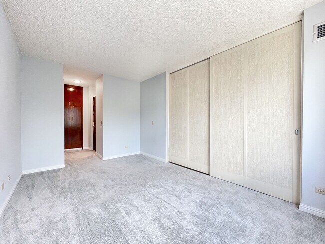 Building Photo - Immaculate Honolulu Condo with Central A/C, Secured Parking, Including Electricity