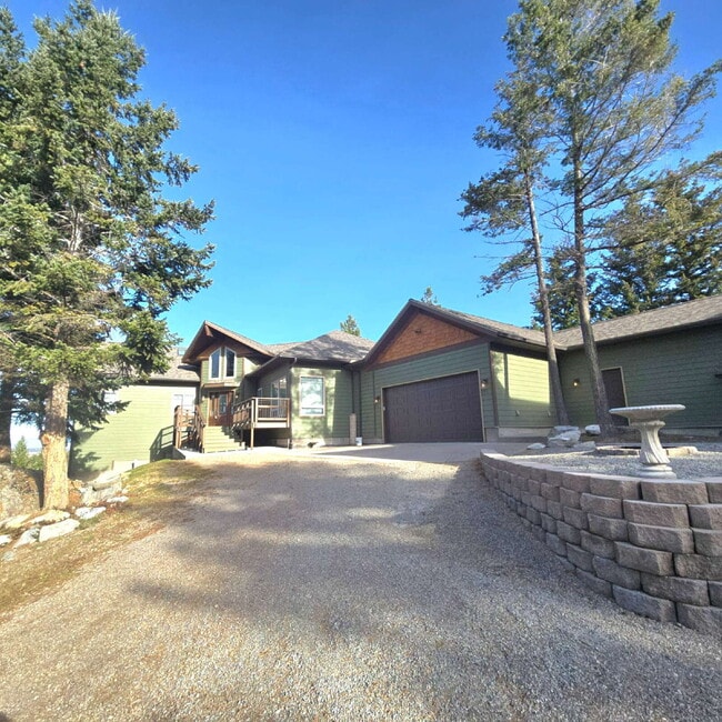 Building Photo - VIEWS!