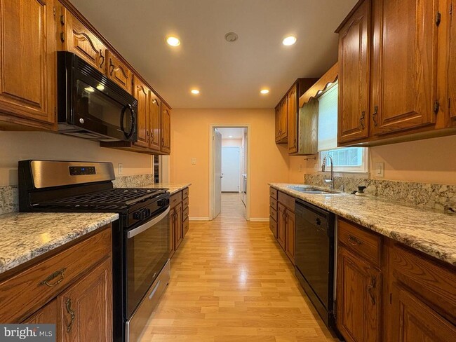 Building Photo - 5301 New Church Ct