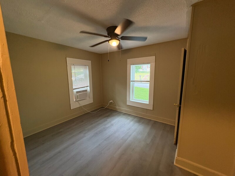 Building Photo - 711 Grandview Ave