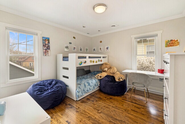 Building Photo - 4445 N Frederick Ave