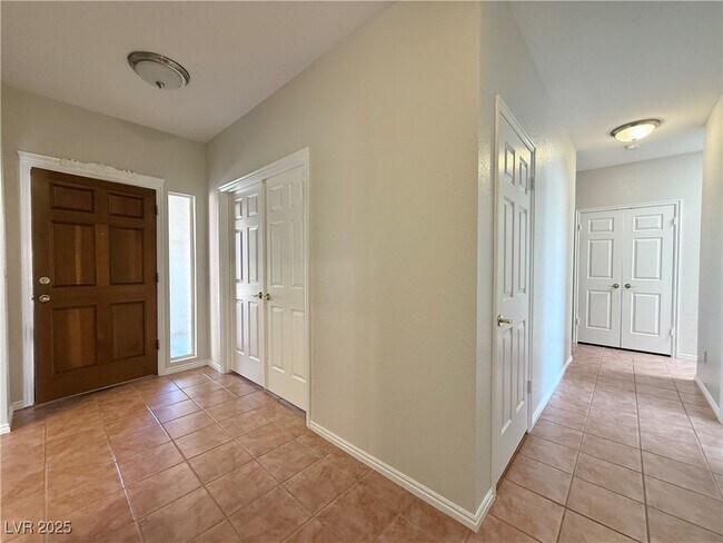 Building Photo - 735 Sea Pines Ln