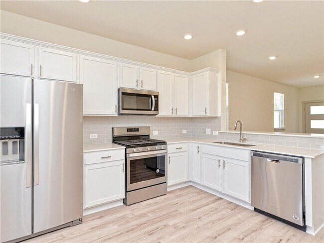 Building Photo - 7512 Daves Landing Dr