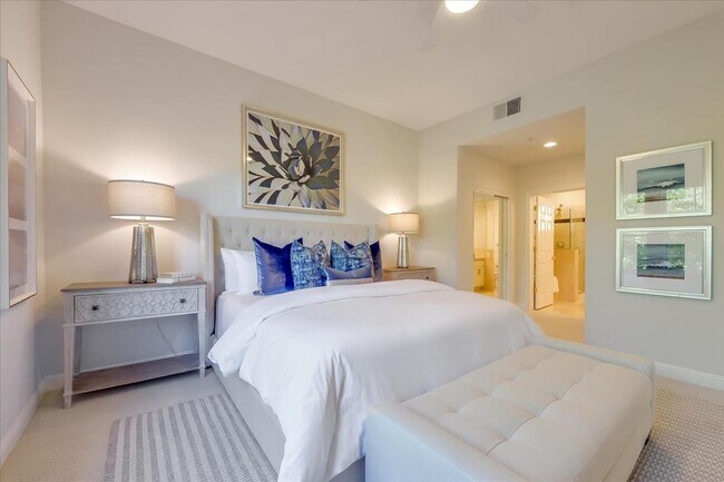 Building Photo - 435 Sheridan Ave