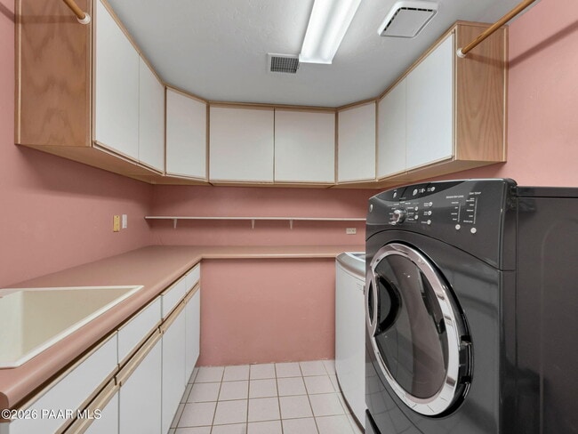 Building Photo - 3160 Rainbow Ridge Dr