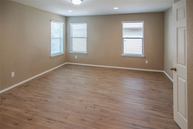 Building Photo - 1044 Clove Hitch Dr