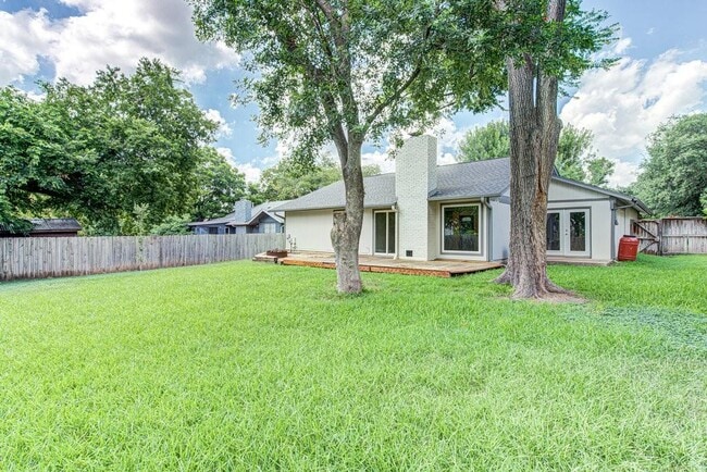 Building Photo - 1406 Thornridge Rd