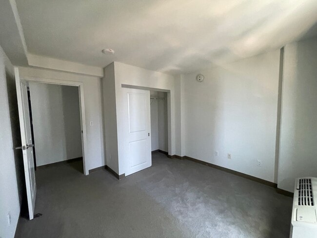 Building Photo - 988 Halekauwila St