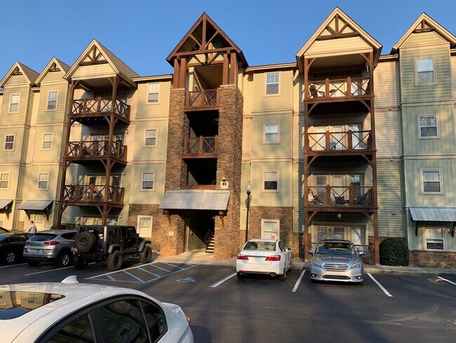 Building Photo - Crawford Falls, 401