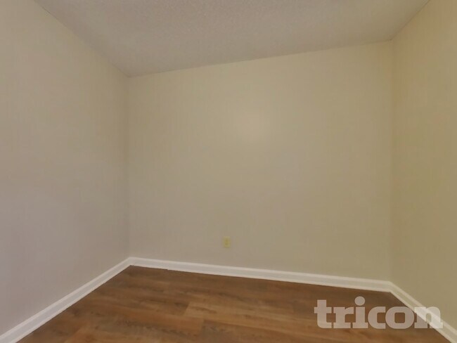 Building Photo - 14 Iron Spot Cir