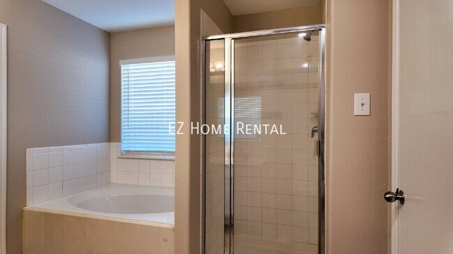 Building Photo - 23919 Clipper Hill Ln