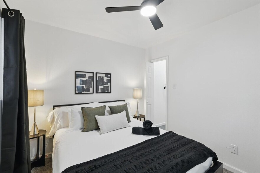 Building Photo - 2336 Minnie St