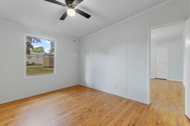 Building Photo - 3756 Hickory Ln
