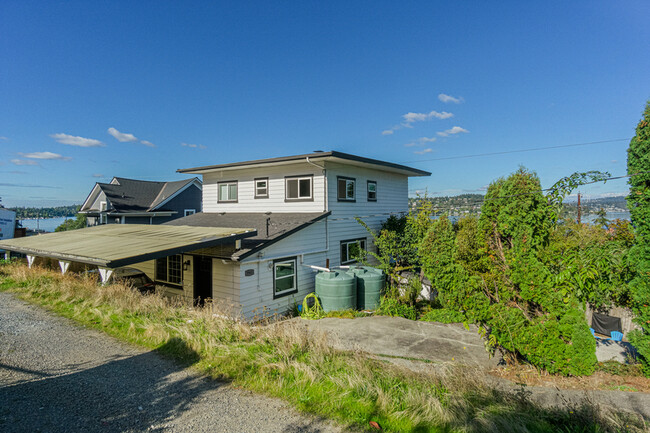 Building Photo - 9963 Rainier Ave S