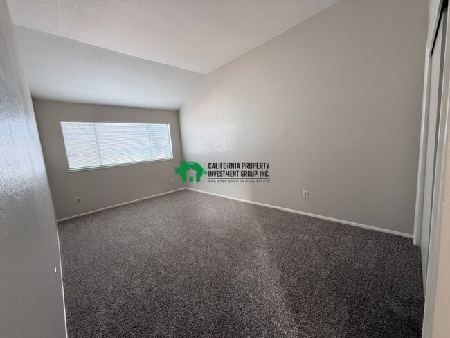 Building Photo - 1608 Hood Rd