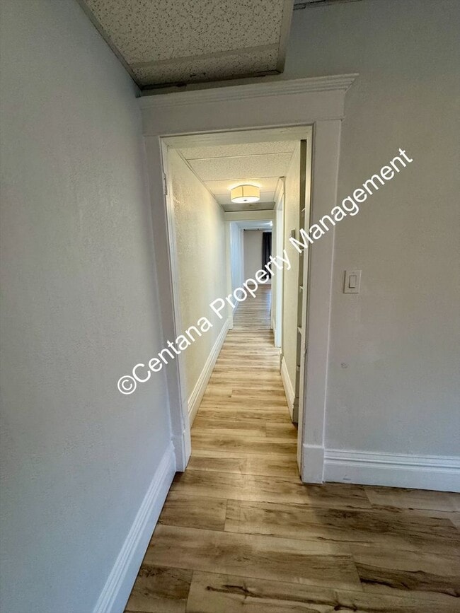 Building Photo - 722 S Montana St