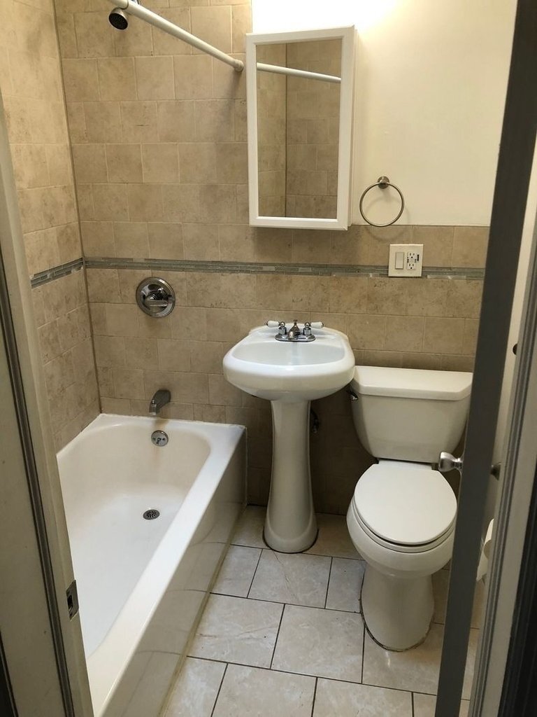 Building Photo - 329 E 116th St