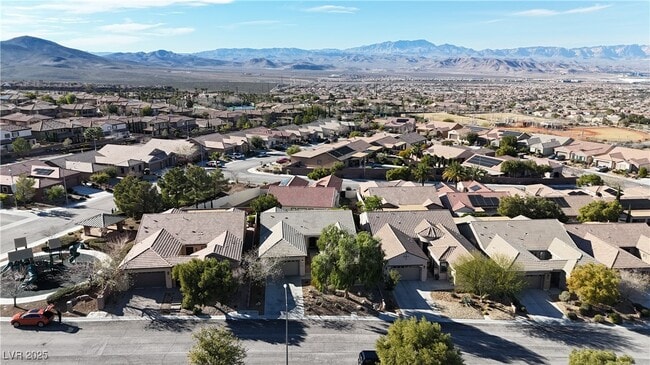 Building Photo - 2685 La Boutique St