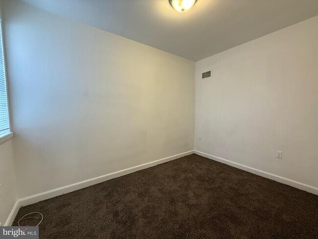 Building Photo - 2517 S Camac St