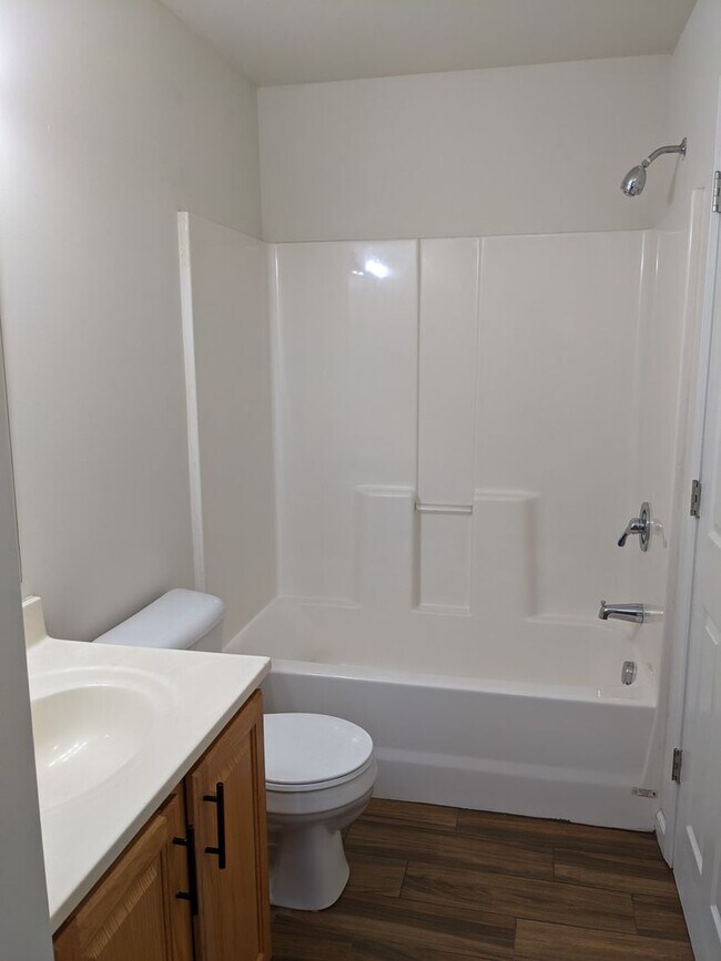 Building Photo - 3 Bedroom/2 Bath Home in Pacific School Di...