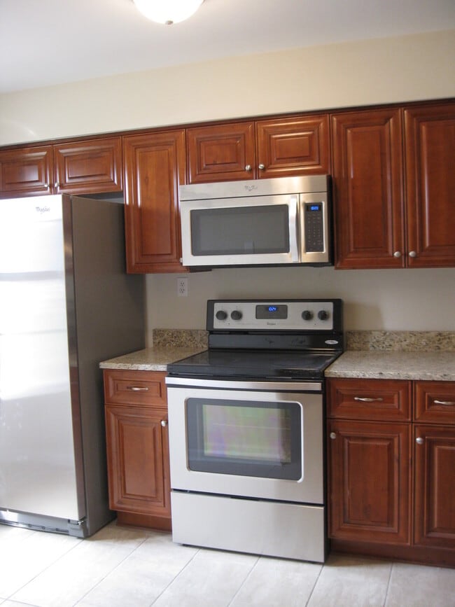 Building Photo - Beautiful 2 Bedroom townhouse in Thalia