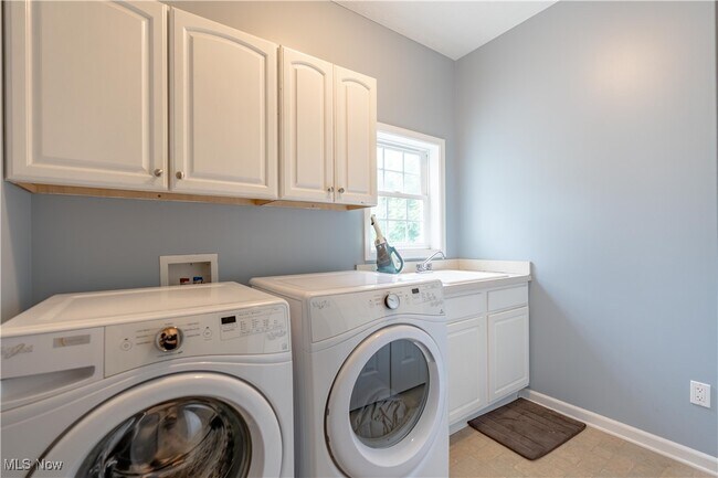 Building Photo - 7335 Bentham Cir NW