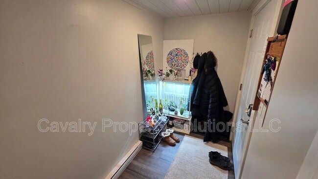 Building Photo - 3947 E Calvary Rd