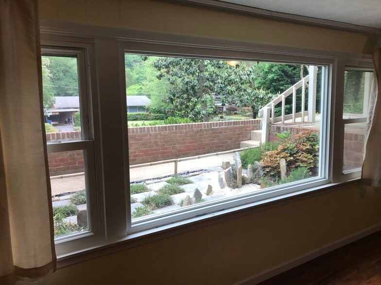 Building Photo - 4805 Randolph Dr