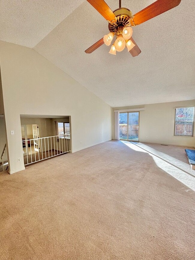 Building Photo - Beautiful 3-Bedroom Home Near Ken Caryl, Parks & Schools!!Available Now!!