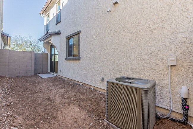 Building Photo - Three Bedrooms! Newer Neighborhood - conve...