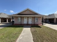 Building Photo - 511 E Genie St