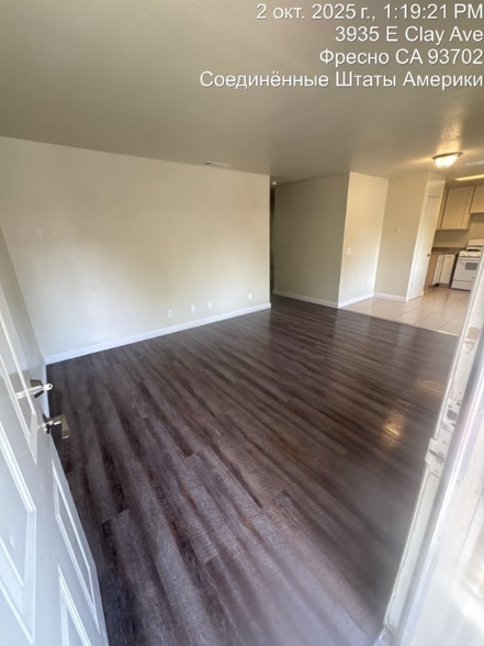 Building Photo - 3935 E Clay Ave