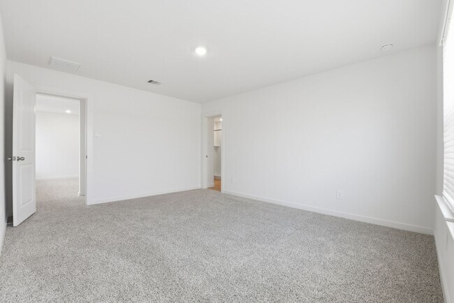 Building Photo - 3534 Blue Mockingbird St