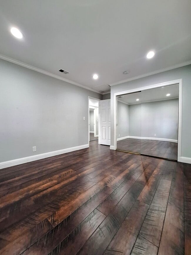 Building Photo - Beatifully Remodeled 3bd Single Story House With Pool!