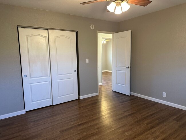 Building Photo - Charming Home with Open Floor Plan in West Redding