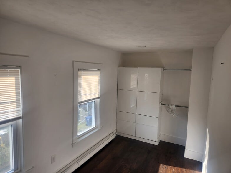 Building Photo - 144 Onset Ave