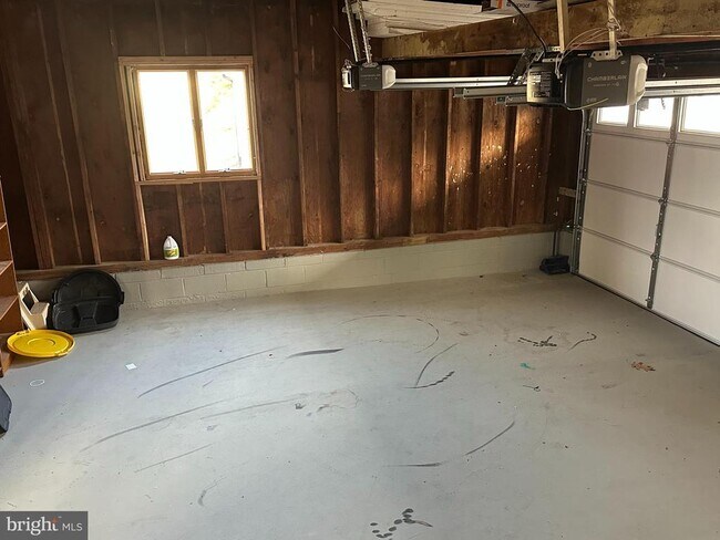 Building Photo - 12 Sanbert Cir