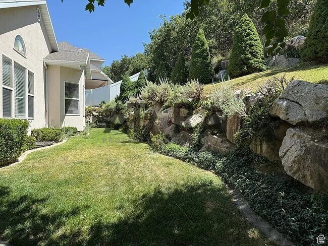 Building Photo - 941 Fremont Rd