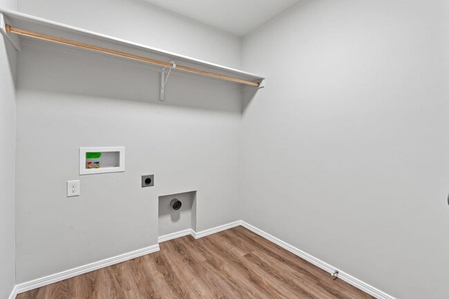 Building Photo - BRAND NEW & BEAUTIFUL - 4bd/2.5 BATH HOME ...