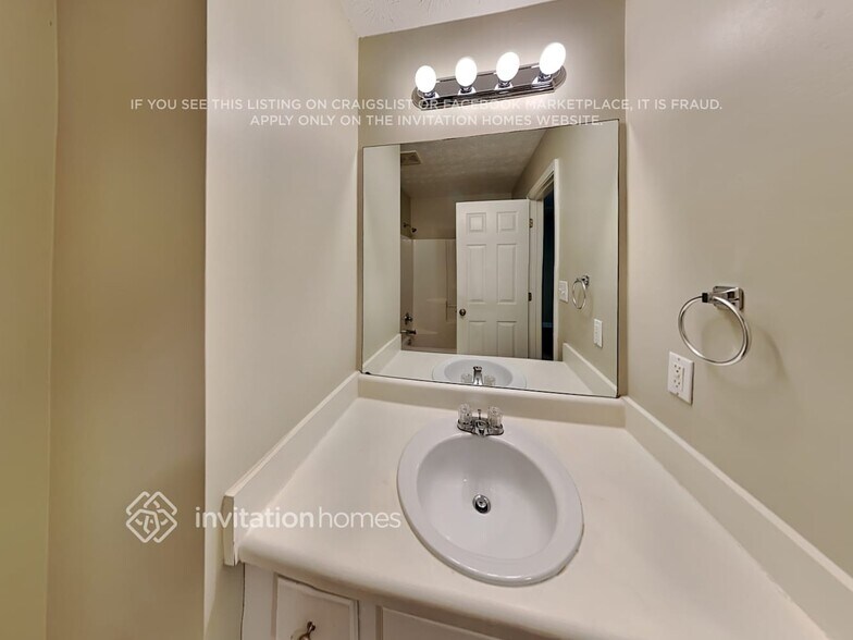 Building Photo - 5435 Keithwood Dr