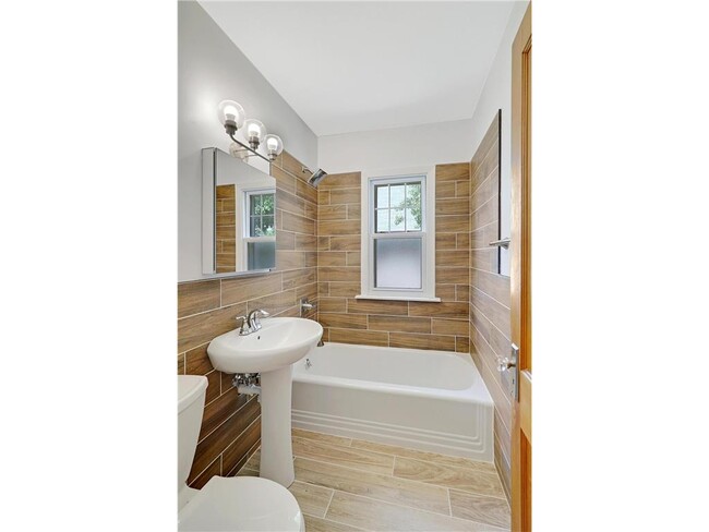 Building Photo - 5445 Chicago Ave