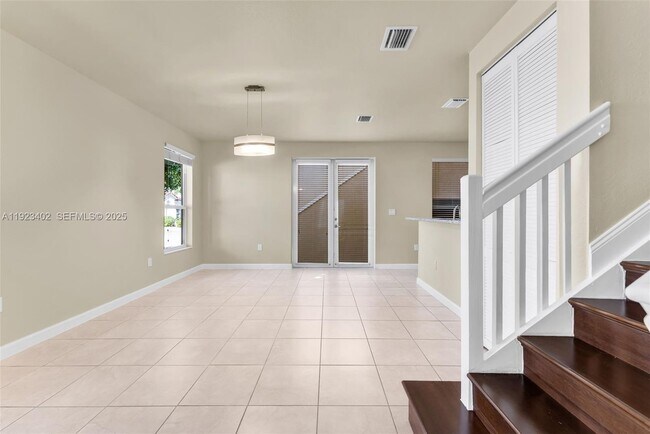 Building Photo - 9205 SW 170th Pl